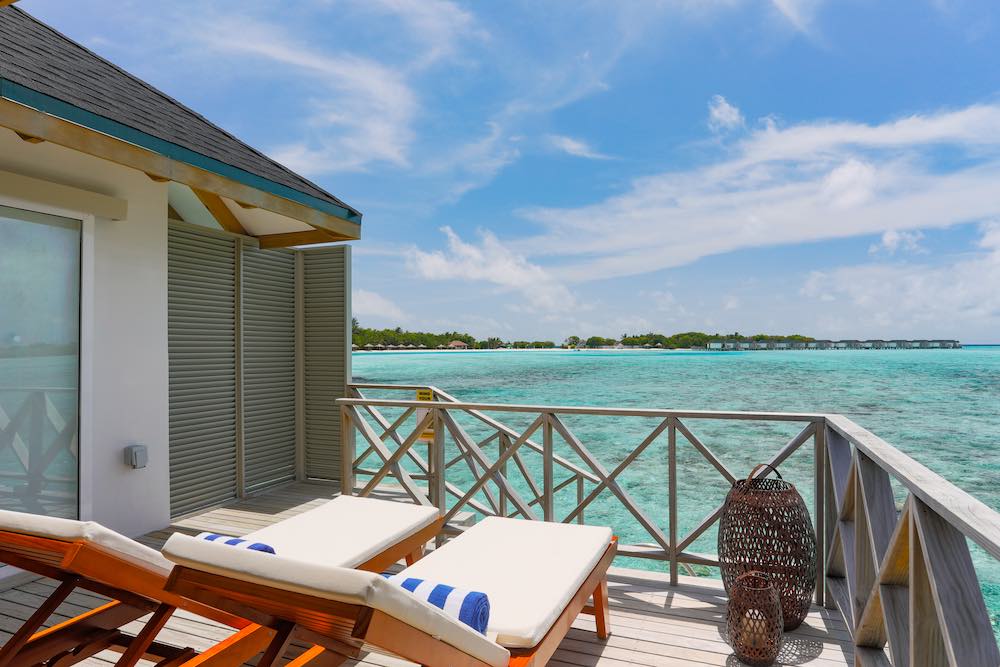 Water Bungalow at Cinnamon Dhonveli thumbnail 5